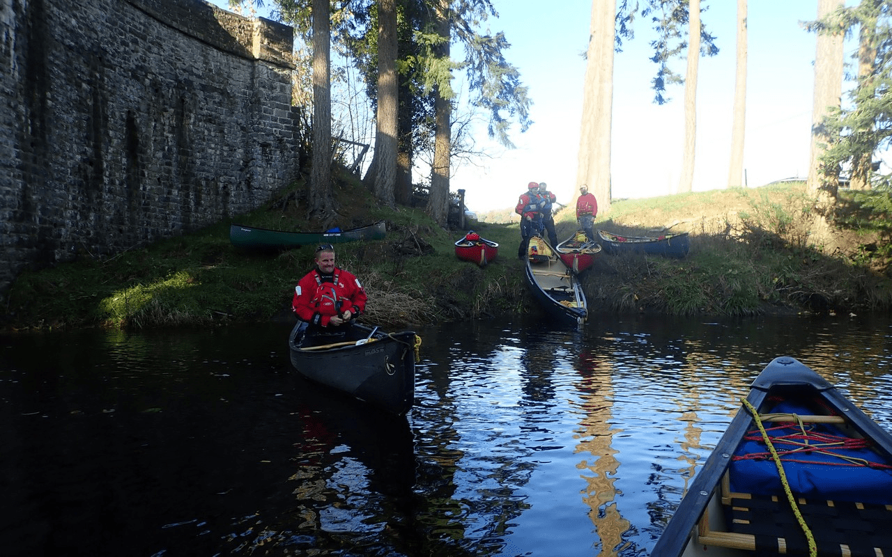 A picture containing water, outdoor, riverDescription automatically generated