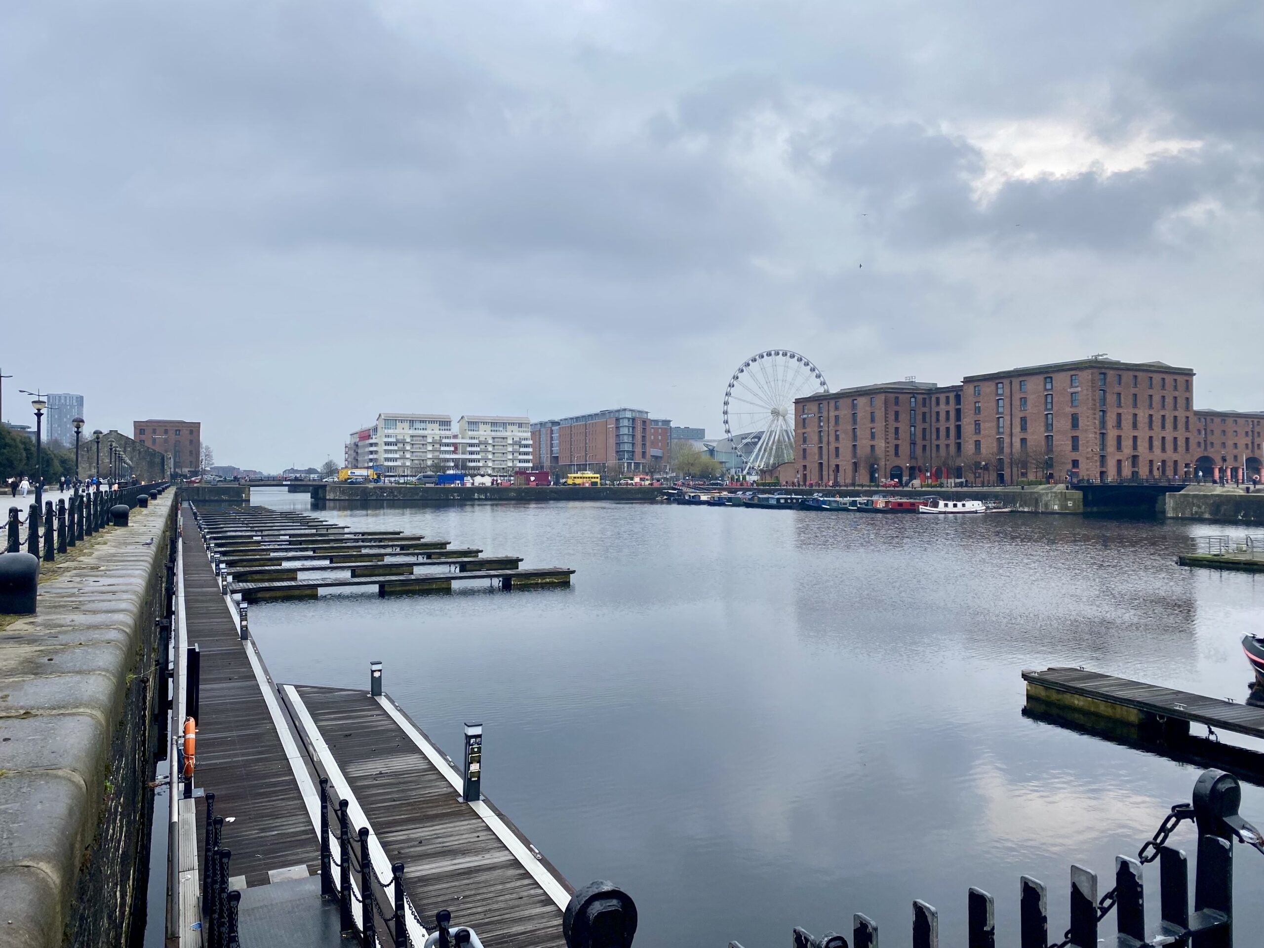 Leisurely docks paddle